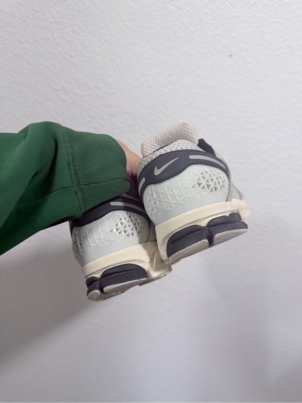 Nike Vomero 5 - Picture 8 of 9